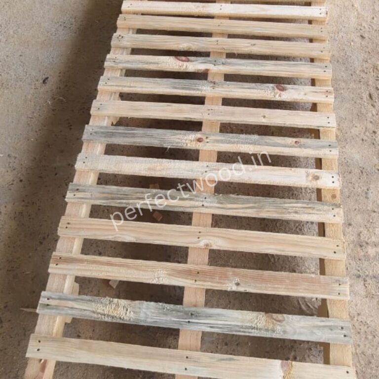 wooden pallet for clean room doors