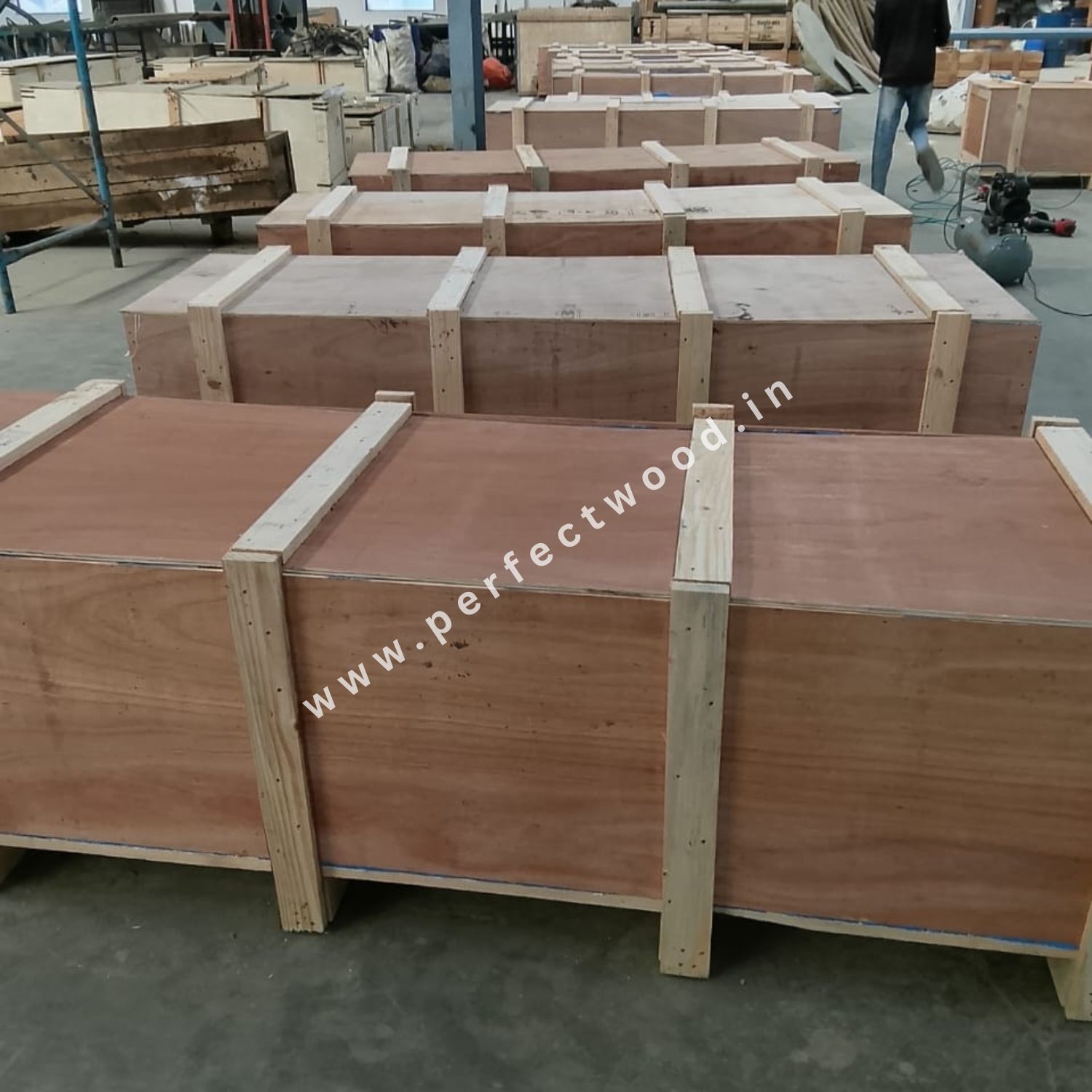 plywood and wooden box for packing and transporting cargo to export